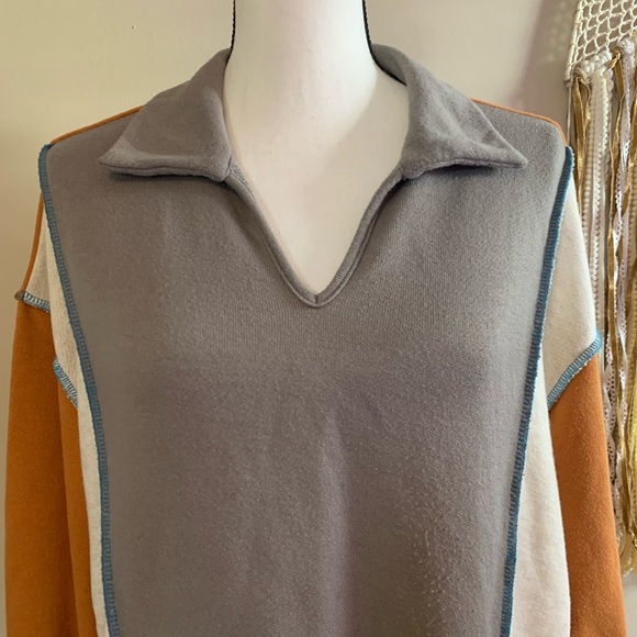 Lovely Melody size medium retro-looking popover v-neck collared lightweight EUC - Picture 2 of 7